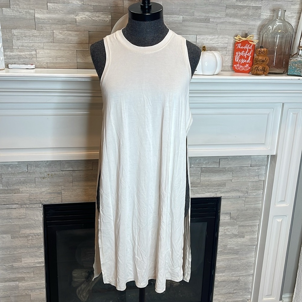 Lululemon Open Sides Long Workout Sleeveless Top Size Medium
